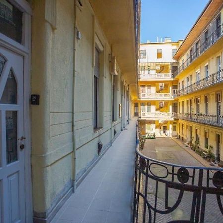 Cosy 2 Bedroom Flat In Akacfa St., Sol Budapeşte Dış mekan fotoğraf