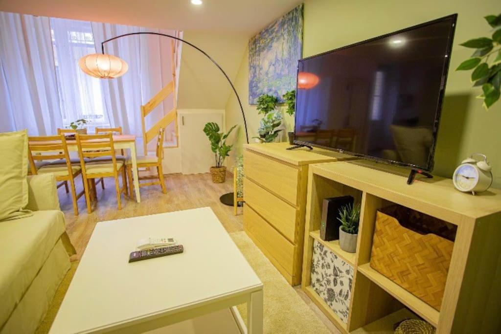 Cosy 2 Bedroom Flat In Akacfa St., Sol Budapeşte Dış mekan fotoğraf