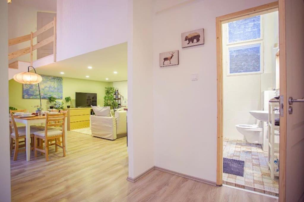 Cosy 2 Bedroom Flat In Akacfa St., Sol Budapeşte Dış mekan fotoğraf
